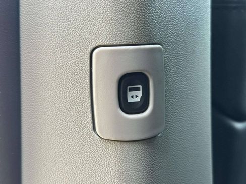 Used 2015 Dodge Grand Caravan SXT FWD image 13