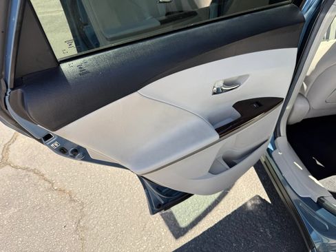 Used 2012 Toyota Venza LE FWD image 11