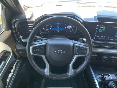 Used 2022 Chevrolet Silverado 1500 RST w/ Convenience Package II AWD/4WD image 9