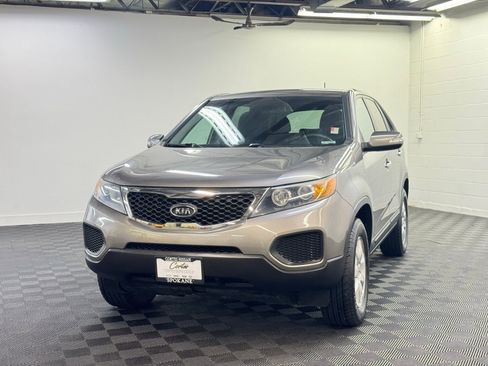 Used 2013 Kia Sorento LX image 1