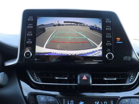 Used 2020 Toyota C-HR LE FWD image 28