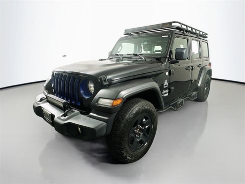 Used 2020 Jeep Wrangler Unlimited Sport image 3