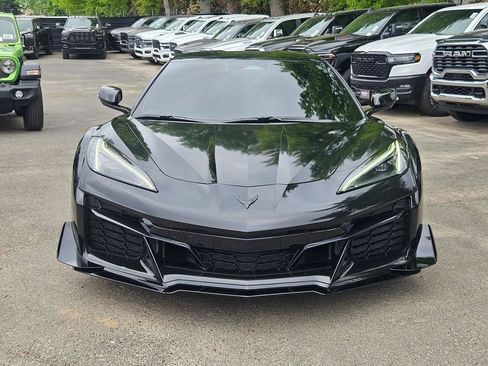 Used 2025 Chevrolet Corvette Z06 RWD image 2