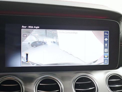 Used 2018 Mercedes-Benz E 43 AMG 4MATIC Sedan image 21