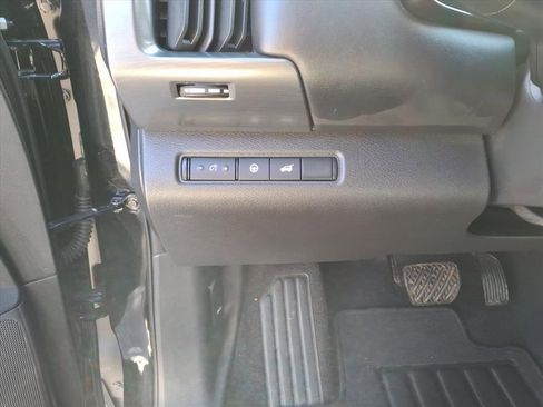 Used 2024 Nissan Pathfinder SL w/ Cargo Package image 18