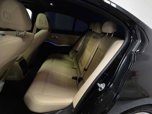 Used 2021 BMW 330i Sedan w/ M Sport Package RWD image 11