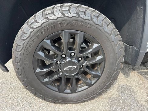 Used 2025 Chevrolet Silverado 2500 LT w/ Trail Boss Package AWD/4WD image 4