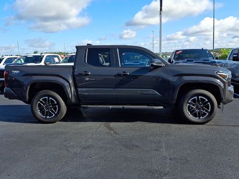 Used 2024 Toyota Tacoma TRD Sport w/ TRD Sport Upgrade Package AWD/4WD image 7