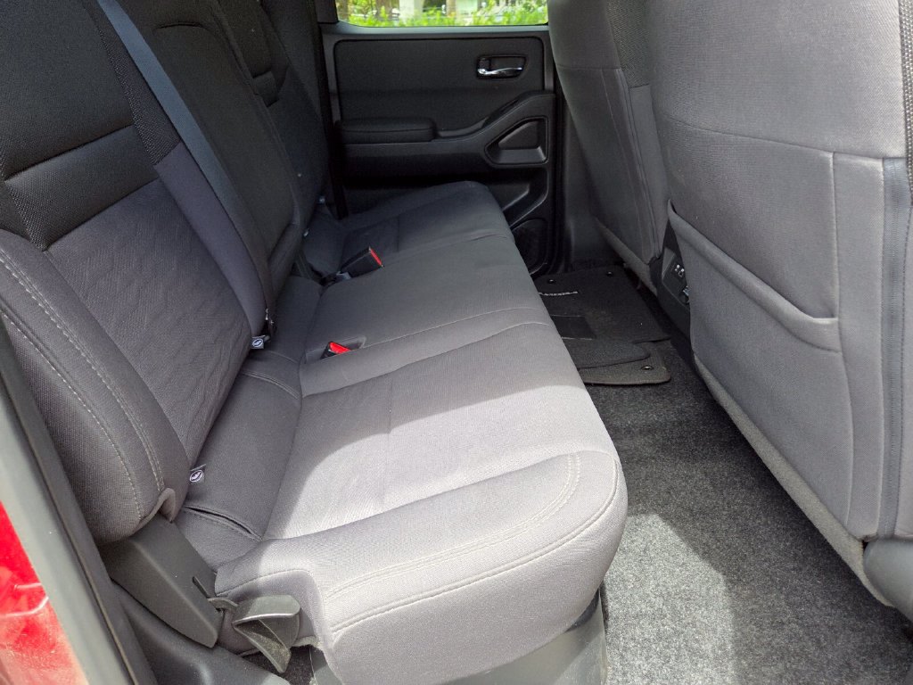 Used 2024 Nissan Frontier SV w/ SV Convenience Package RWD image 18