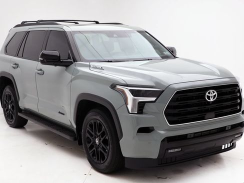 Used 2025 Toyota Sequoia Limited AWD/4WD image 4