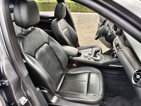 Used 2022 Alfa Romeo Stelvio Ti image 26