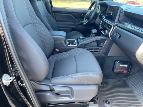 Used 2025 Toyota Tacoma SR5 image 19