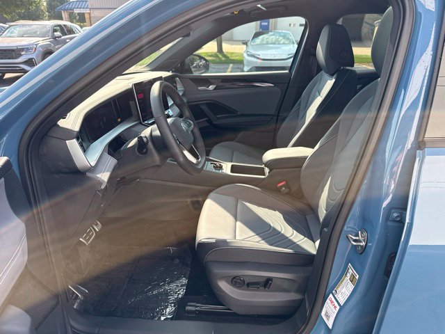 New 2026 Volkswagen Tiguan SE R-Line AWD/4WD image 12