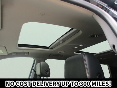 Used 2019 Chevrolet Traverse Premier w/ Redline Edition AWD/4WD image 21