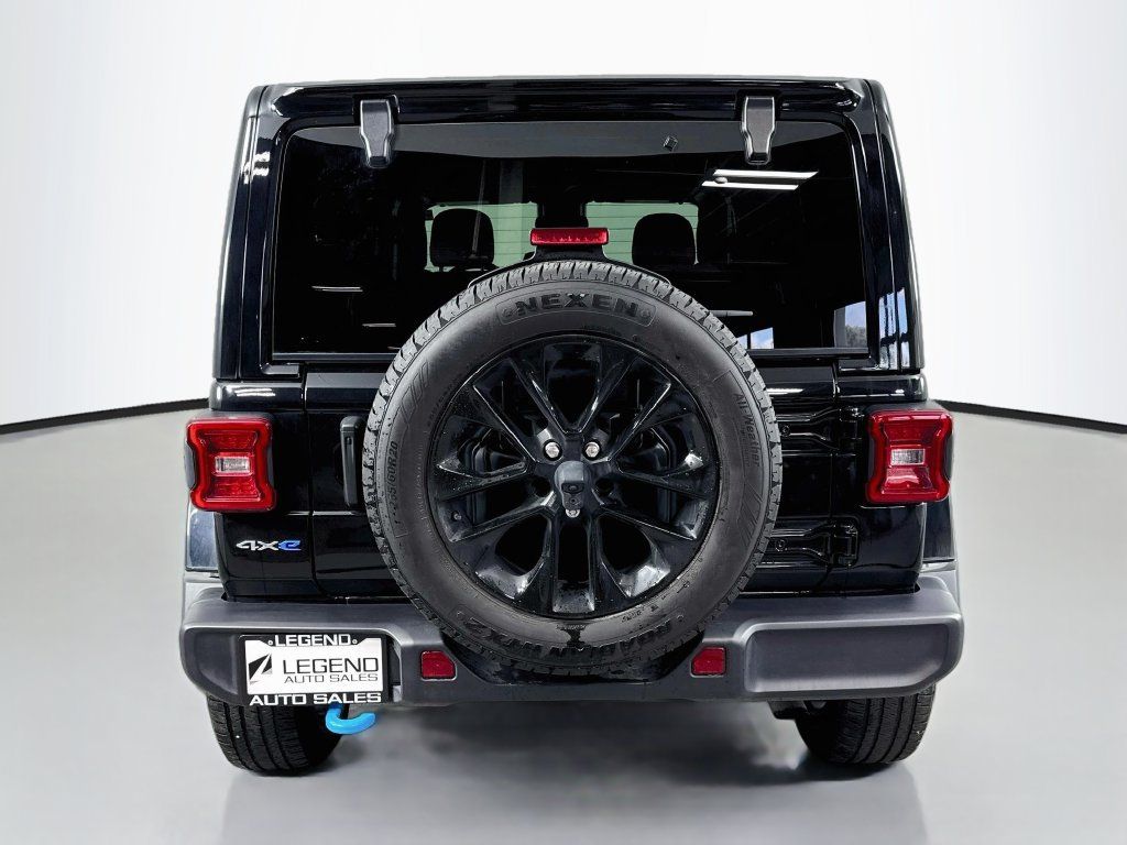 Used 2024 Jeep Wrangler Unlimited Sahara AWD/4WD image 8