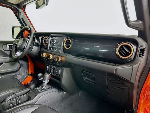 Used 2023 Jeep Wrangler Unlimited Sahara AWD/4WD image 28