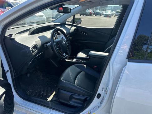 Used 2022 Toyota Prius AWD image 9