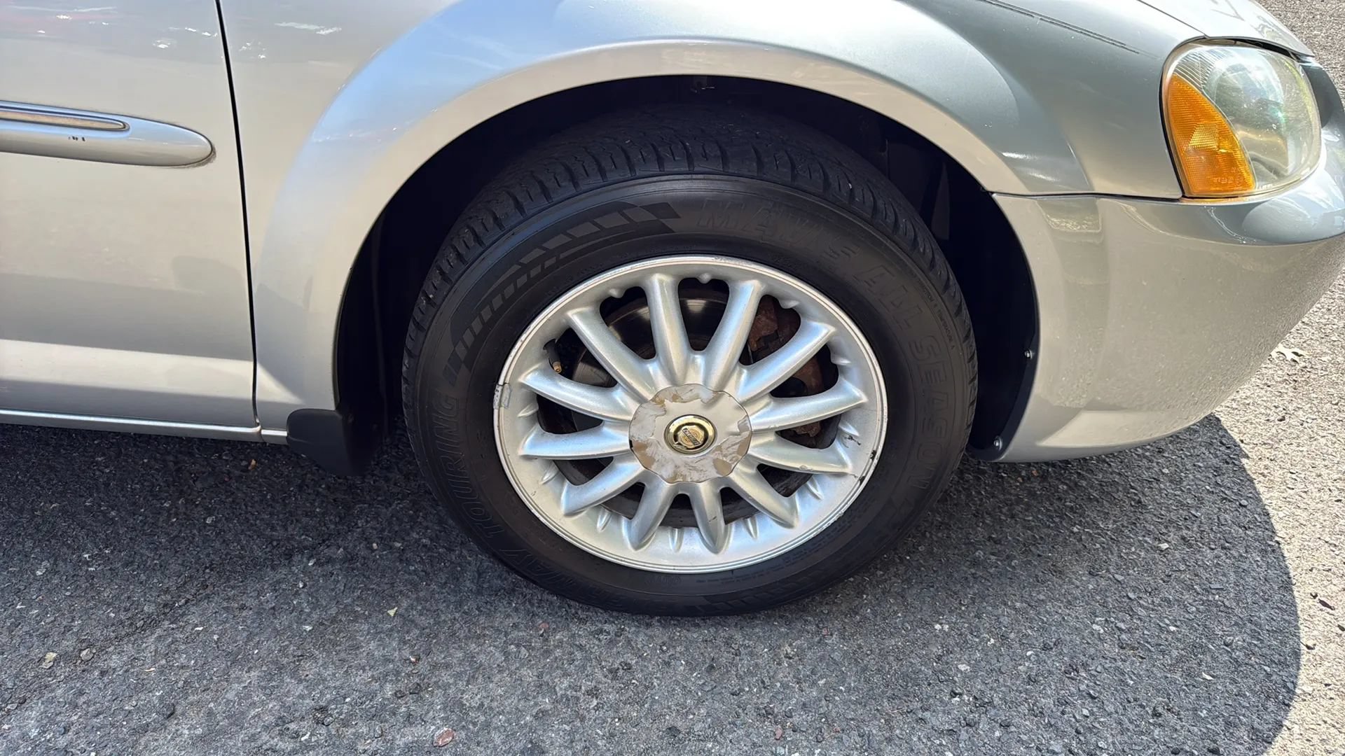 Used 2002 Chrysler Sebring LXi w/ Security Group FWD image 12