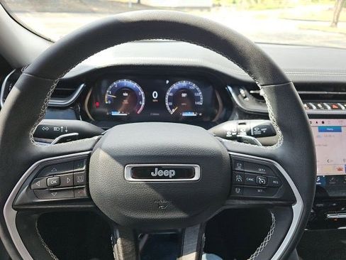 Used 2023 Jeep Grand Cherokee L Limited w/ Luxury Tech Group II image 21