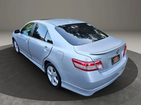 Used 2011 Toyota Camry SE image 6