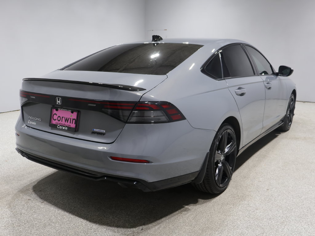Used 2024 Honda Accord Sport image 2