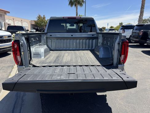 Used 2024 GMC Sierra 1500 SLT w/ SLT Convenience Package RWD image 11