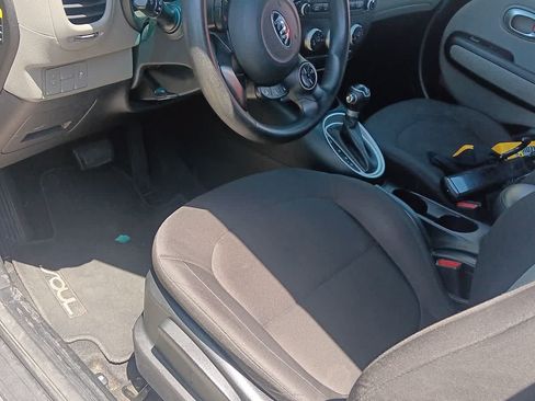 Used 2016 Kia Soul FWD image 6