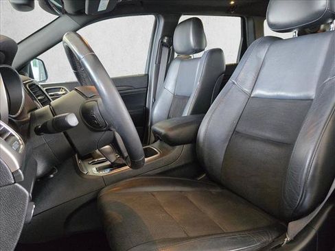 Used 2019 Jeep Grand Cherokee Altitude RWD image 11