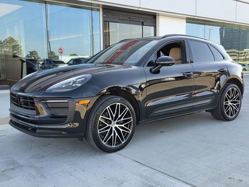 Used 2024 Porsche Macan image 1