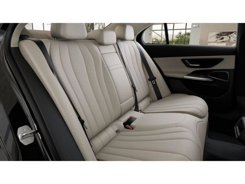 New 2026 Mercedes-Benz E 450 4MATIC Sedan image 5