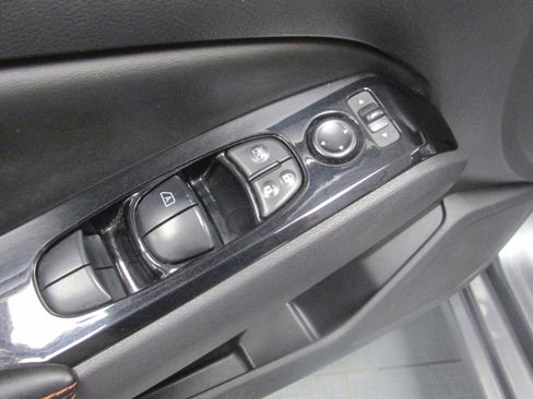 Used 2024 Nissan Altima 2.5 SR FWD image 28