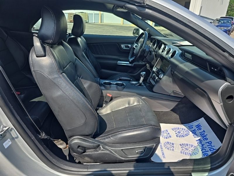 Used 2019 Ford Mustang GT Premium RWD image 30