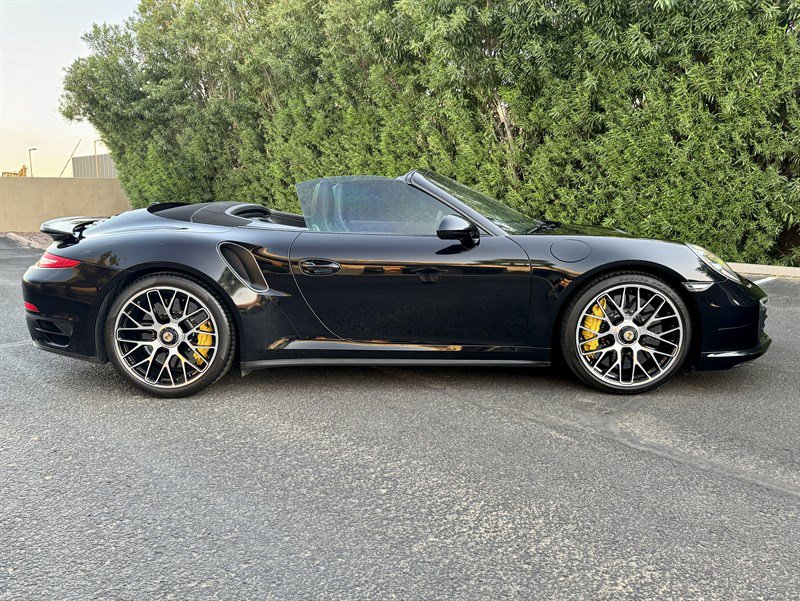 Used 2015 Porsche 911 Turbo S w/ High-end Infotainment Package AWD/4WD image 23