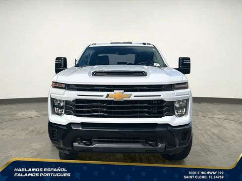 Used 2025 Chevrolet Silverado 2500 Custom w/ Custom Convenience Package AWD/4WD image 9