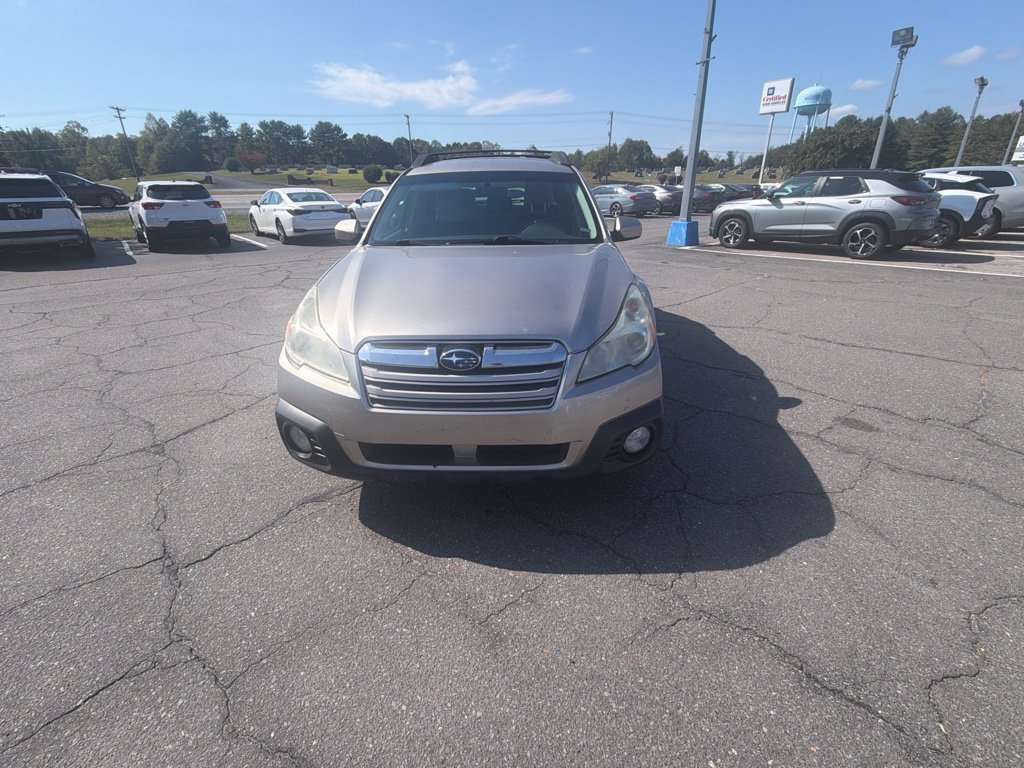 Used 2014 Subaru Outback 2.5i Premium AWD/4WD image 2
