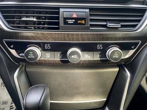 Used 2020 Honda Accord EX image 19