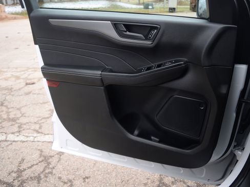 Used 2024 Ford Escape Active image 18