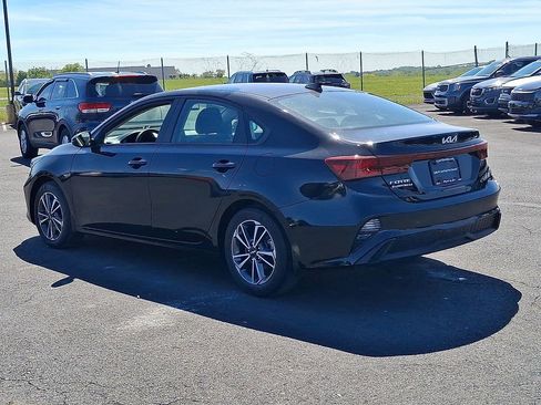 Certified 2023 Kia Forte LXS w/ LXS Technology Package FWD image 4