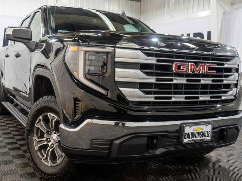 Certified 2024 GMC Sierra 1500 SLE image 1
