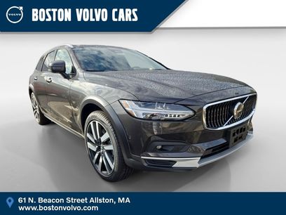 New 2026 Volvo V90 B6 Cross Country Ultra w/ Protection Package Premier