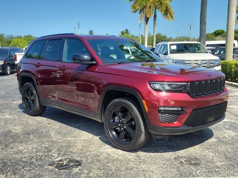 Used 2025 Jeep Grand Cherokee Limited w/ Black Appearance Package RWD image 2