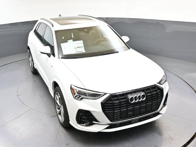 Used 2025 Audi Q3 2.0T Premium w/ Convenience Plus Package AWD/4WD image 43