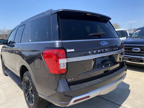 Used 2024 Ford Expedition XLT AWD/4WD image 8
