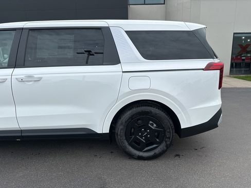 New 2026 Kia Carnival LX image 11