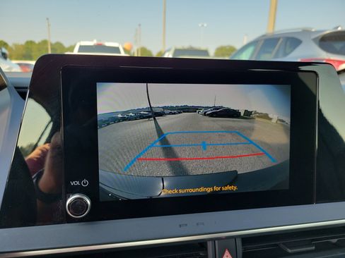 Used 2023 Toyota Prius XLE image 22