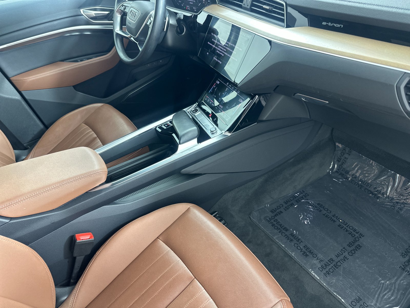 Used 2024 Audi Q8 e-tron Premium Plus AWD/4WD image 16