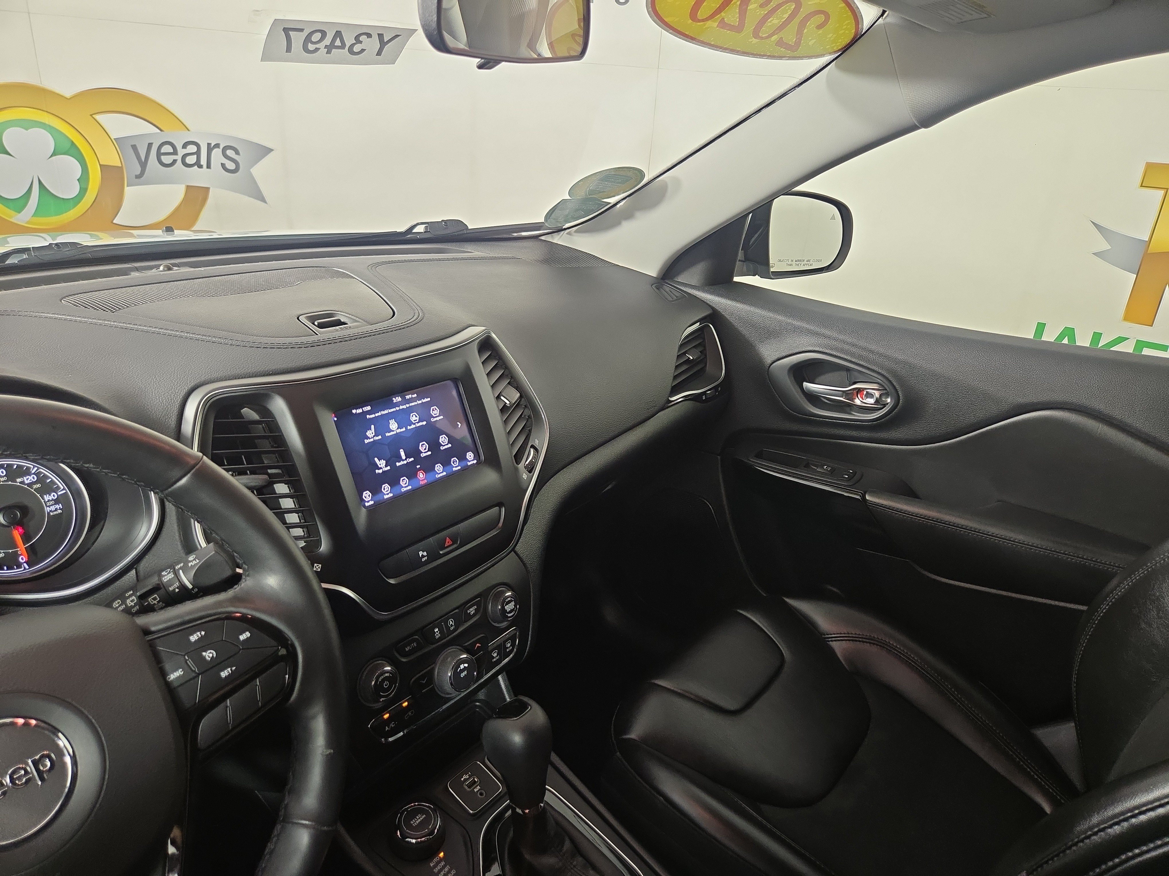 Used 2020 Jeep Cherokee Latitude Plus AWD/4WD image 24