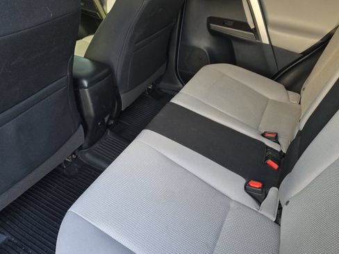 Used 2018 Toyota RAV4 XLE AWD/4WD image 9