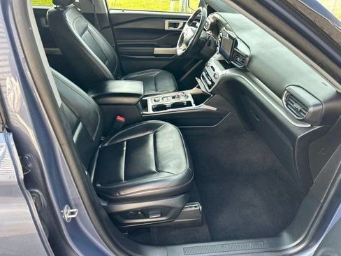Used 2021 Ford Explorer XLT w/ Equipment Group 202A AWD/4WD image 52