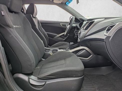Used 2016 Hyundai Veloster image 16